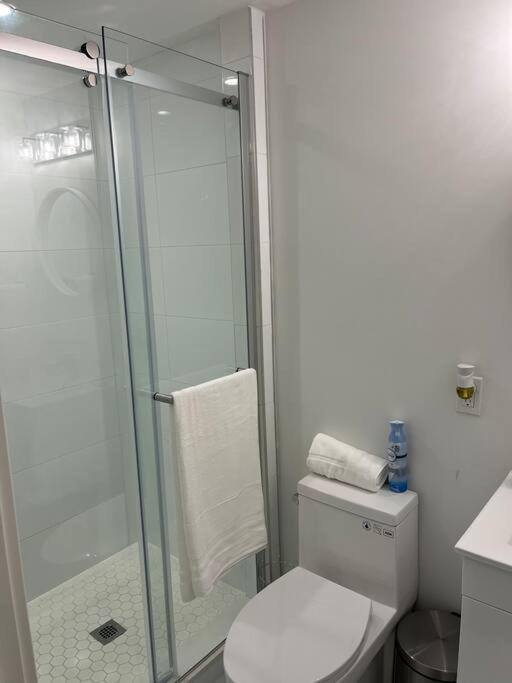 Lovely One Bedroom Condo With Free Parking Niagara Falls Eksteriør bilde