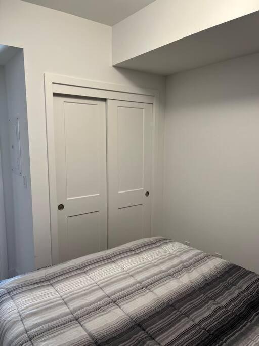 Lovely One Bedroom Condo With Free Parking Niagara Falls Eksteriør bilde